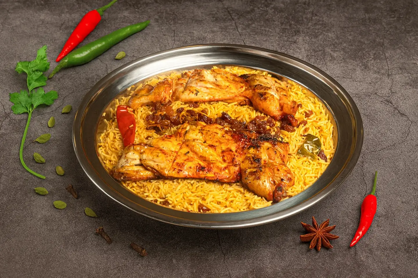 دجاج على الفحم مع الأرز - نص حبة دجاج