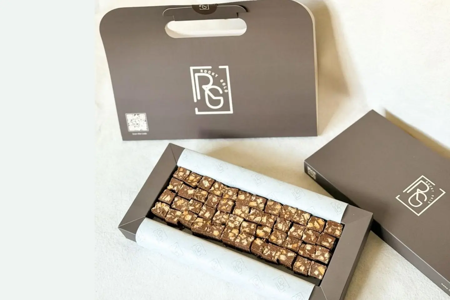 Golden Biscuits - Medium