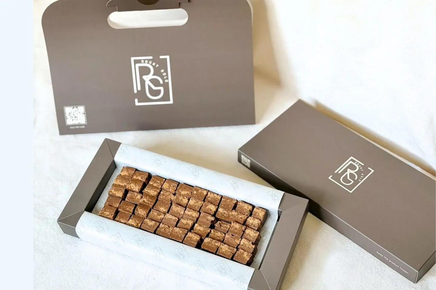 Golden Kinder - Medium