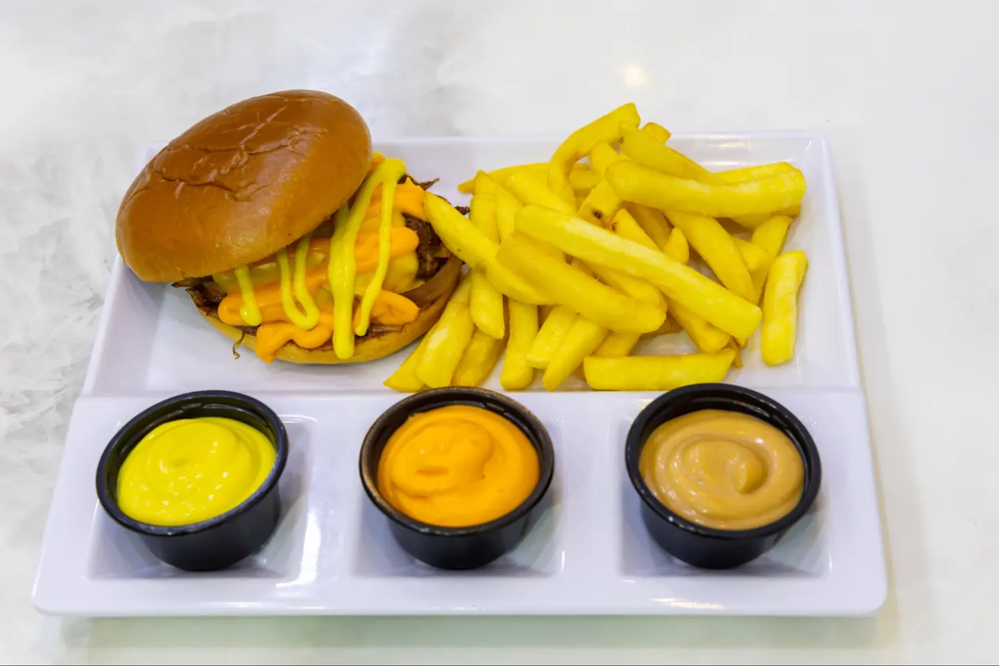 تشيز برجر لحم - ساندوتش