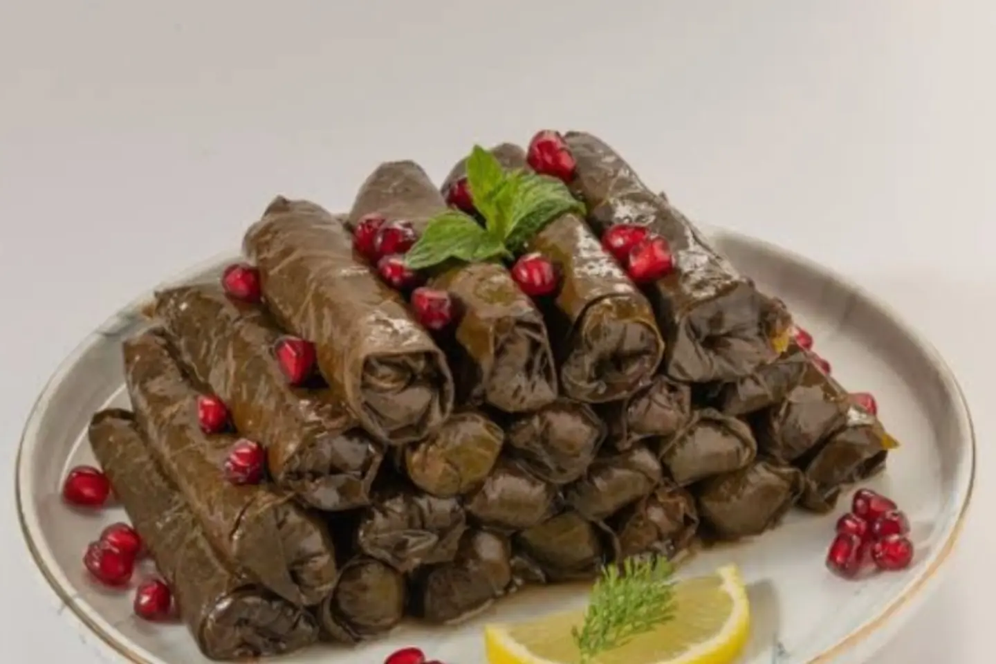 Stuffed Grape Leaves With Pomegranate Molasses - 10 Pieces