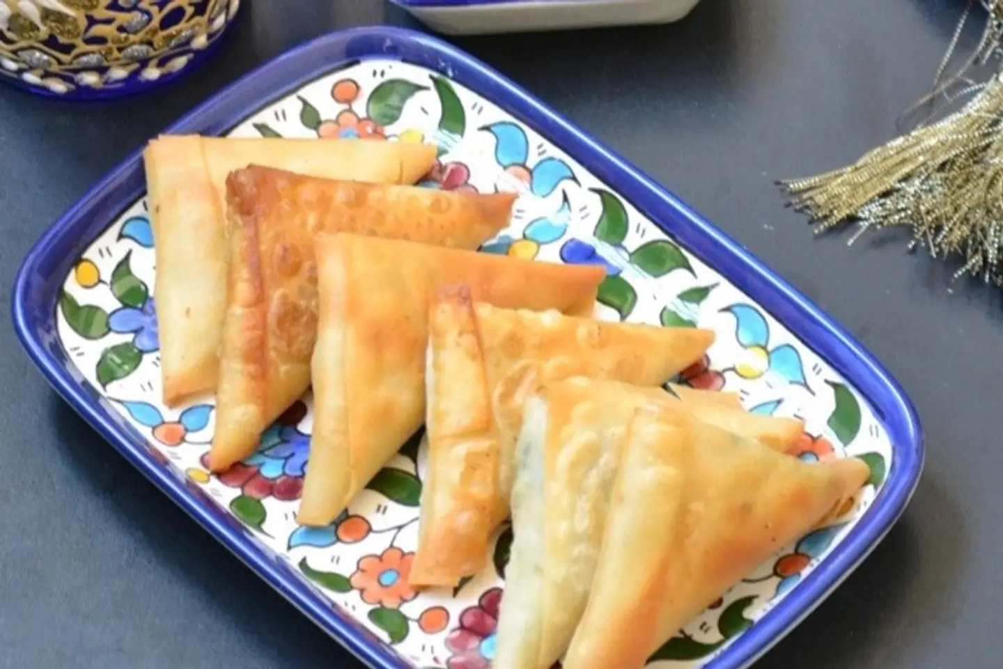 Samosa Cheese With Onion And Parsley - Large Box