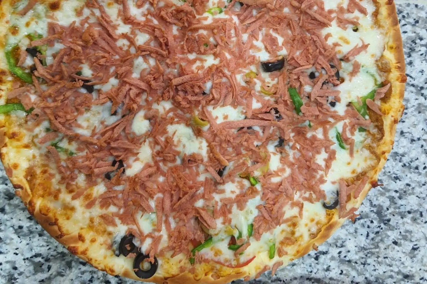 بيتزا مرتديلا - كبير