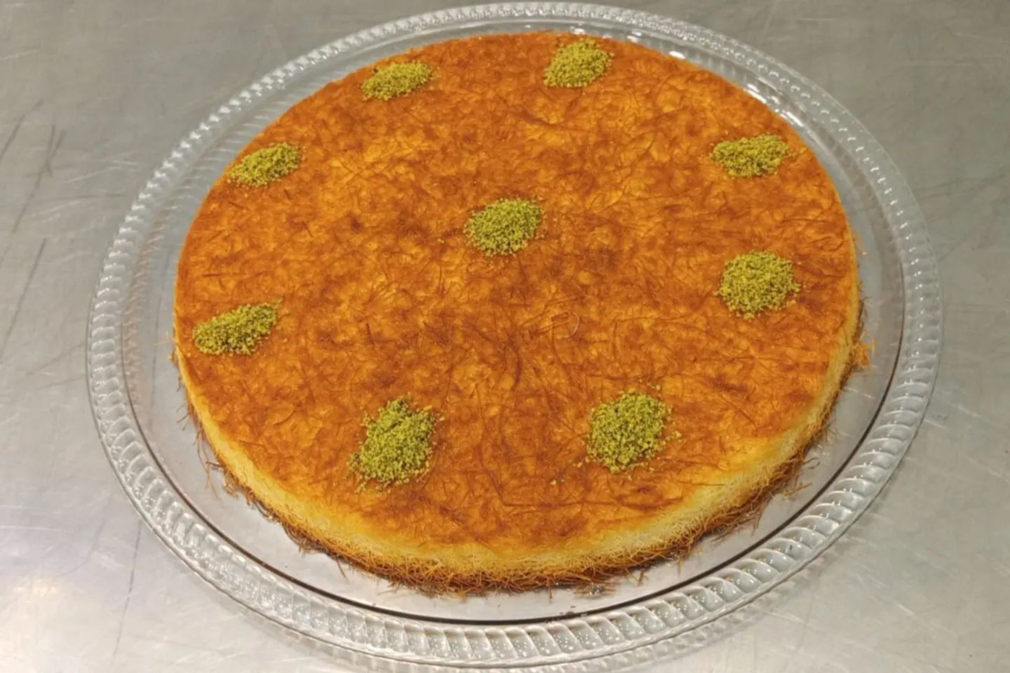 كنافة ساخنة بالقشطة - وسط