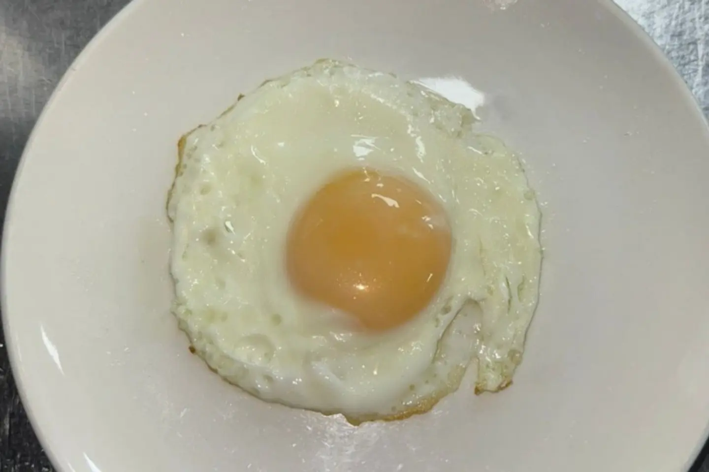 البيض المطبوخ - بيض مخفوق