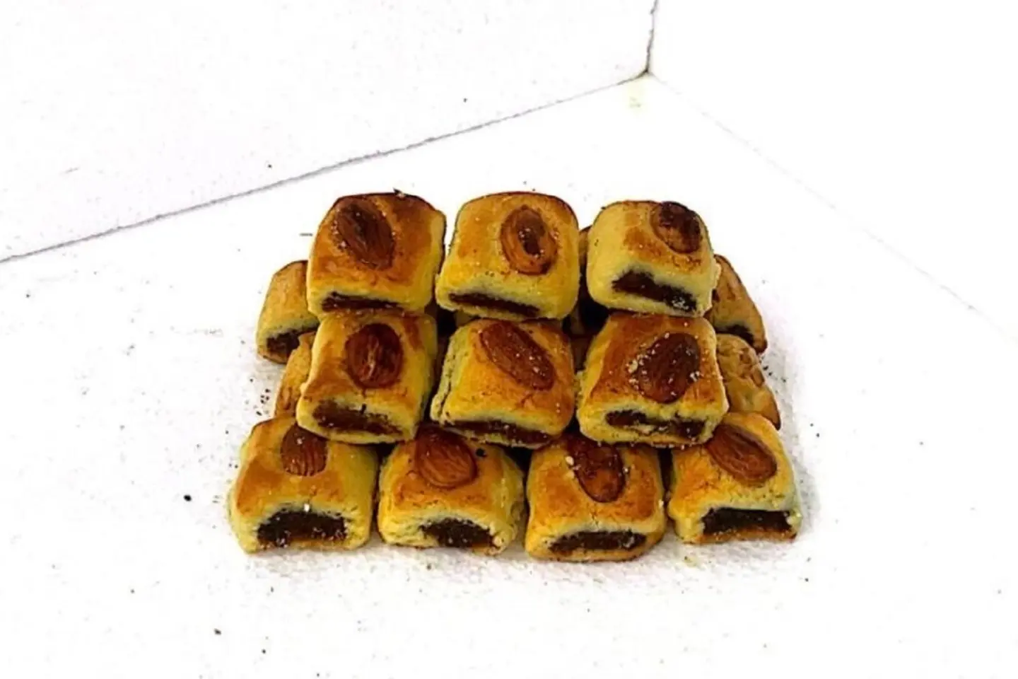 معمول لوز - ربع كيلو