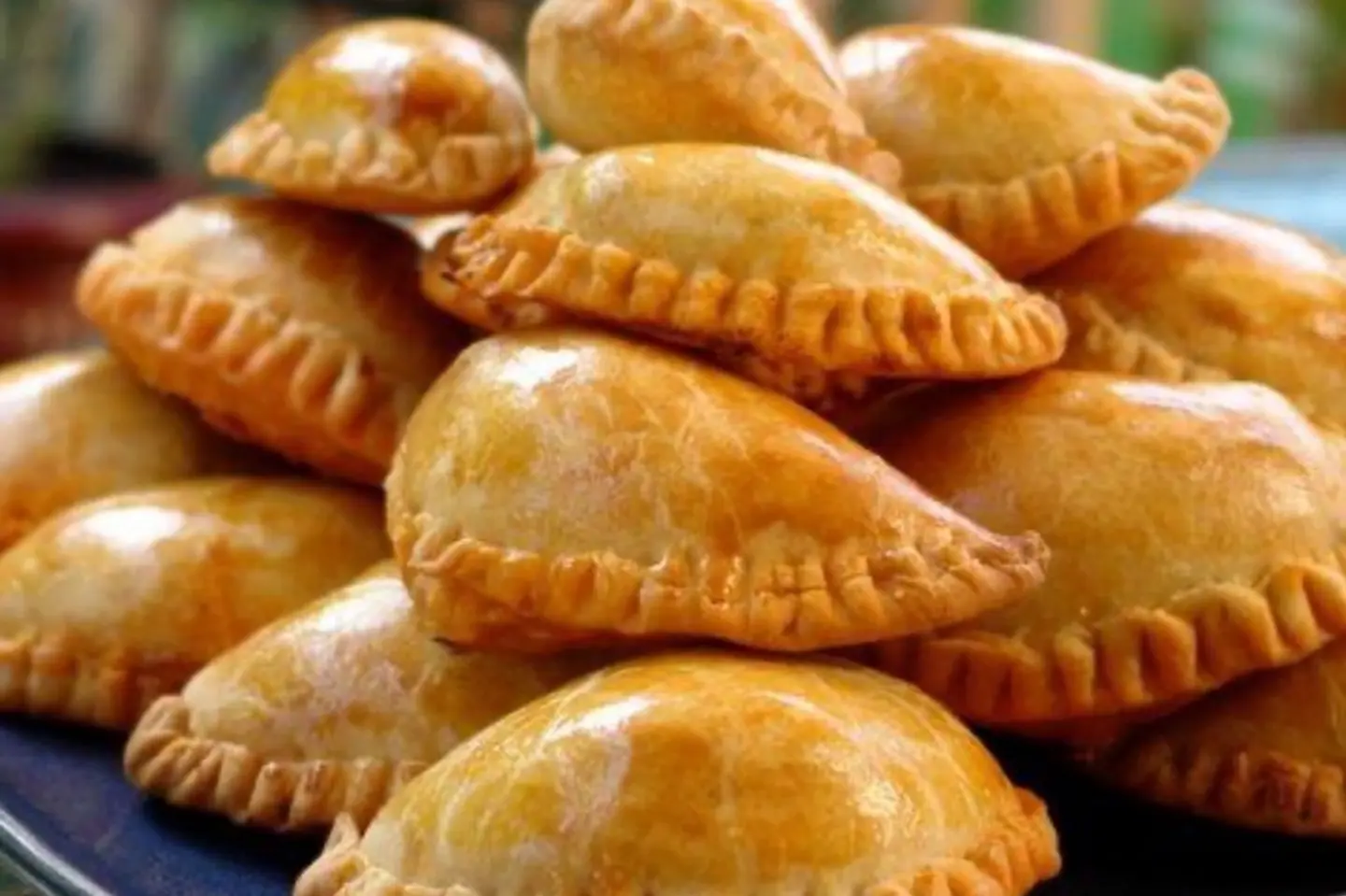 Mixed Dough Sambosa - 10 Pieces