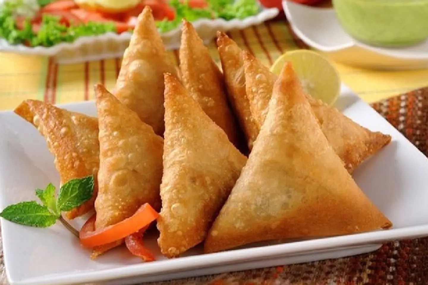 سمبوسة ٢ حبة - سموسة لحم ٢ حبة