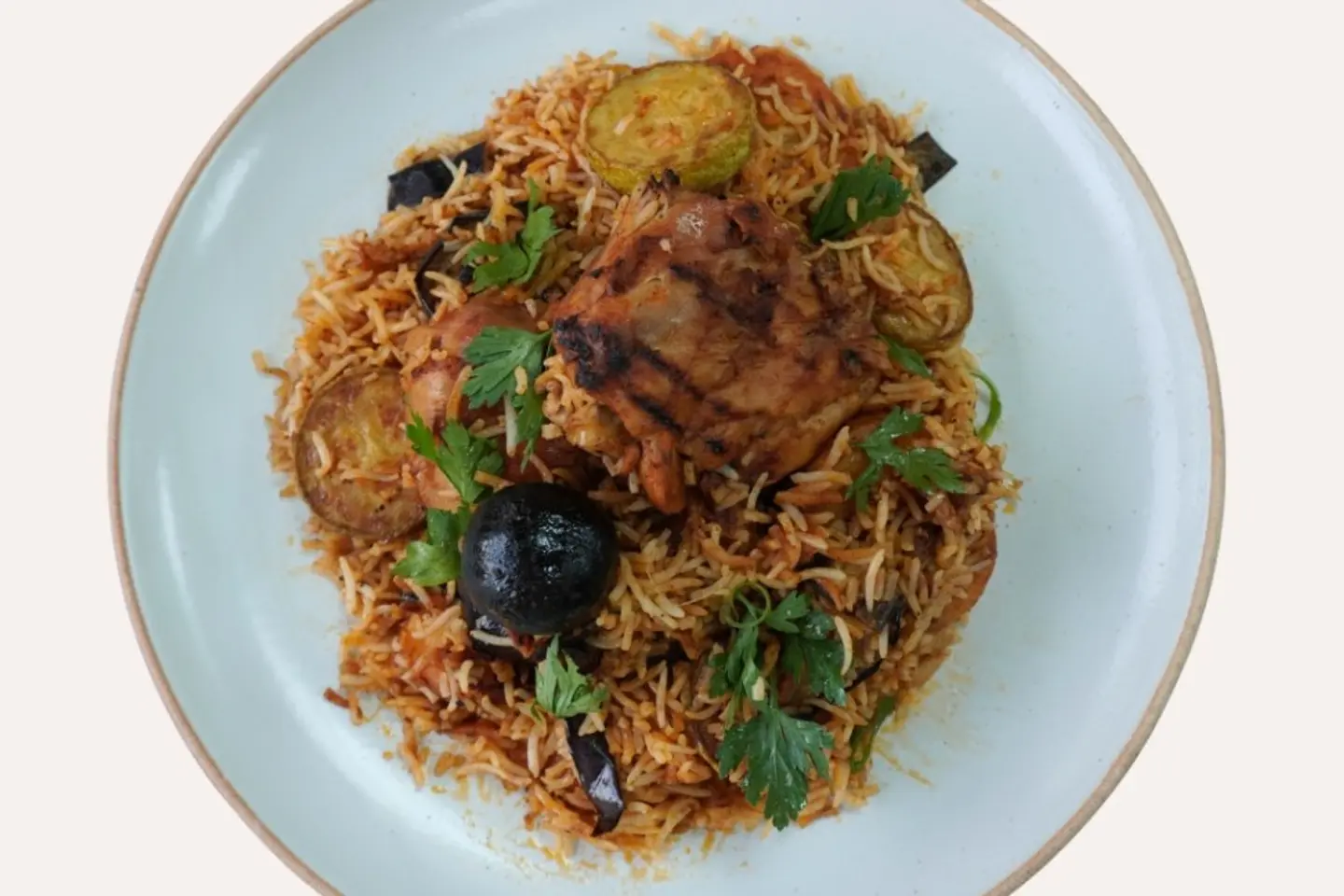 مقلوبة دجاج مع خضار - نص دجاجه