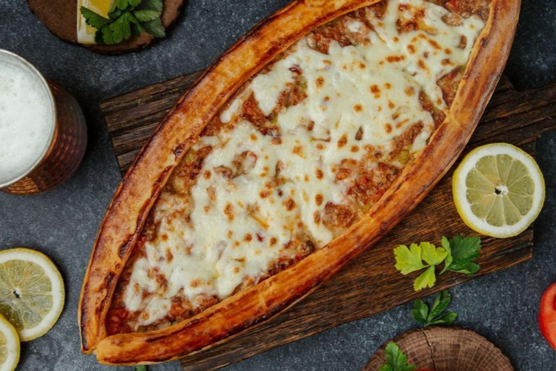 لحم باللبنة - وسط
