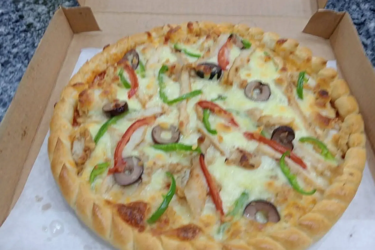 Margherita Pizza - Medium