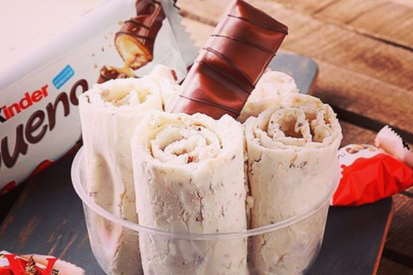 Kinder Ice Cream - Medium