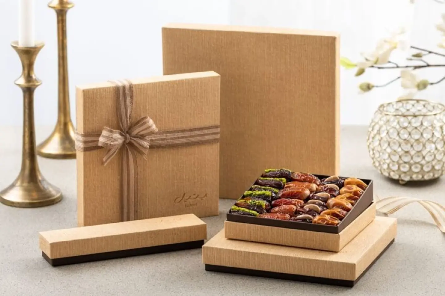 Napura Beige With Filled Dates Gift Set - Small