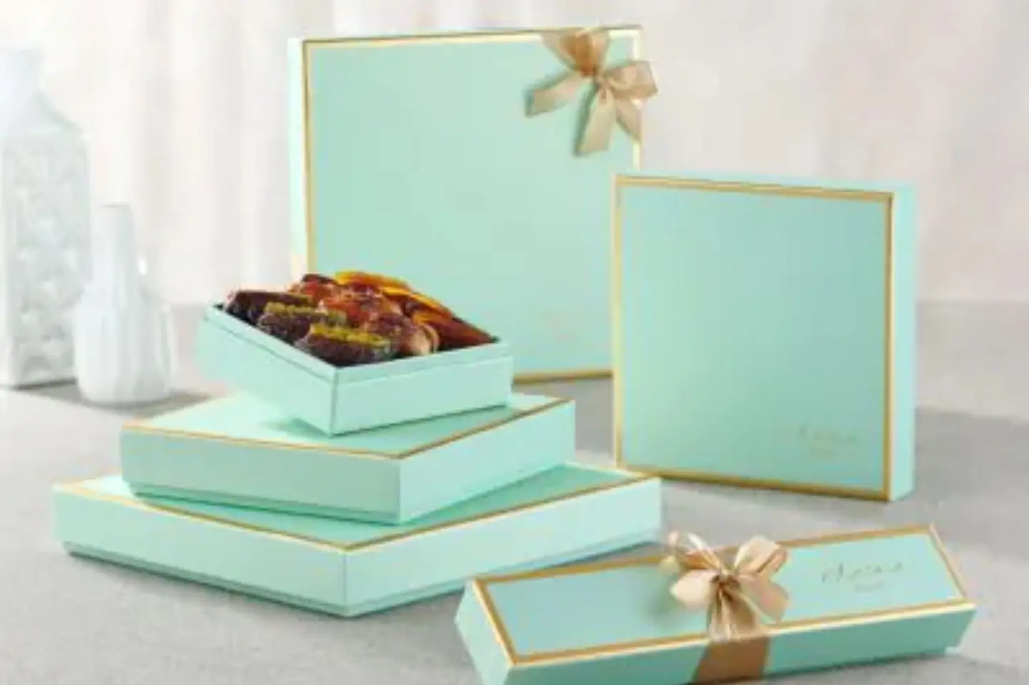 Pastel Mint   Filled Dates Gift Set - 8pcs