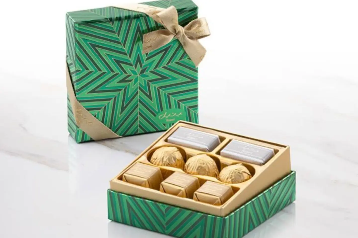 Seren Festive Green With Wrapped Origin Chocolate Gift Set - Extra Small