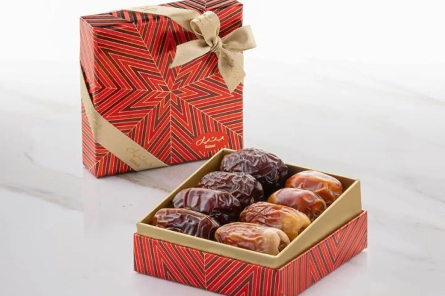 Seren Festive Red With Plain Dates Gift Set - Extra Small