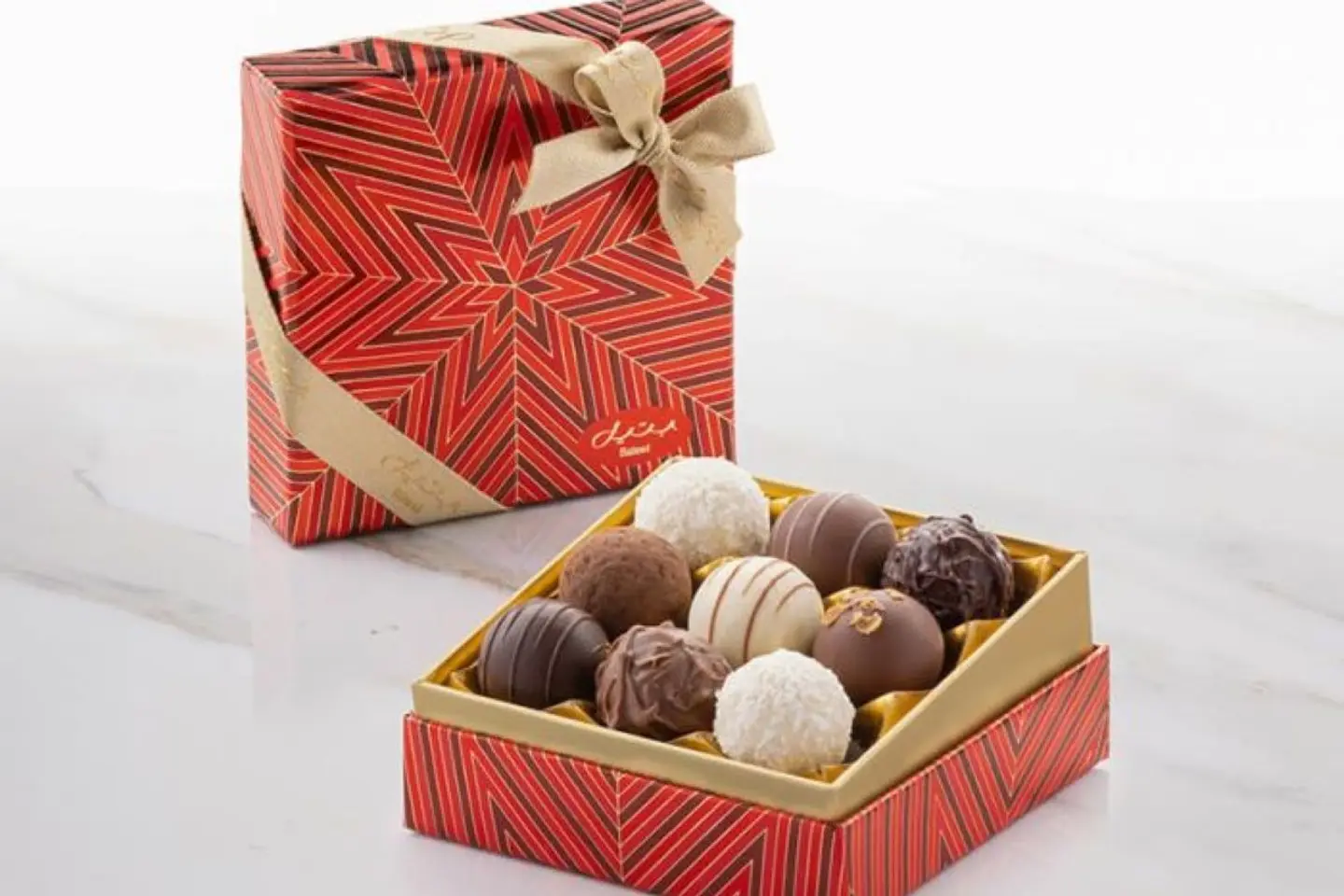 Seren Festive Red With Truffles Gift Set - Extra Small
