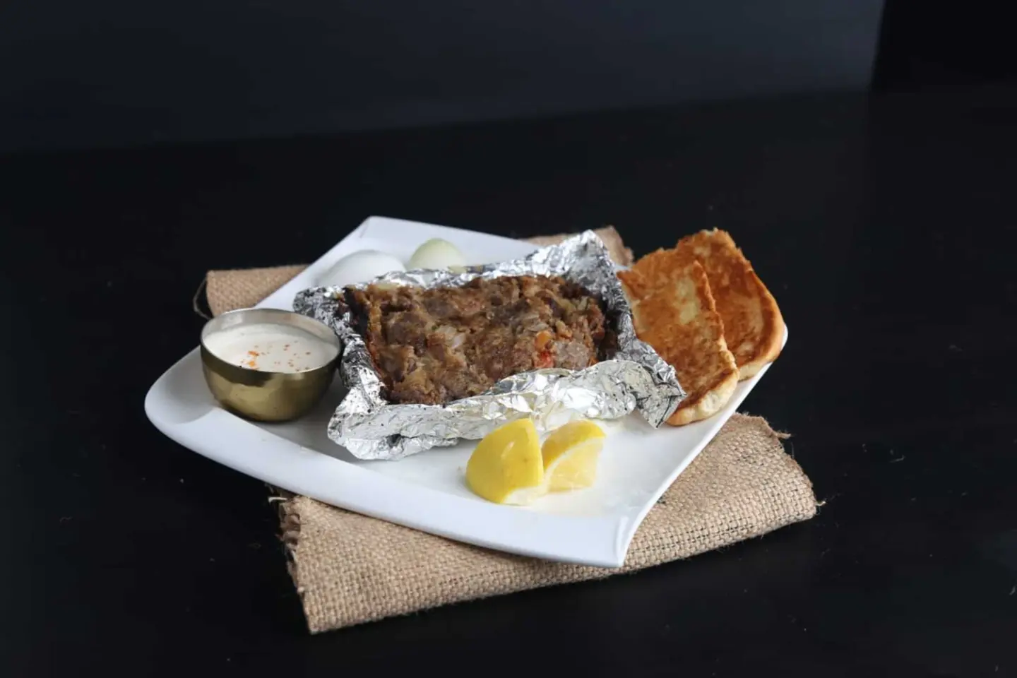 مدفون لحم - صغير