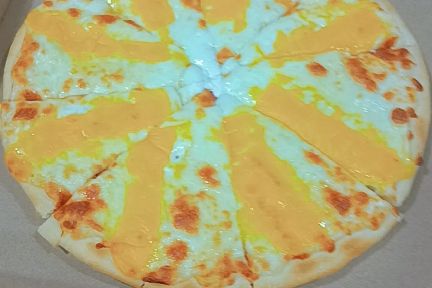 بيتزا مشكل أجبان - كبير