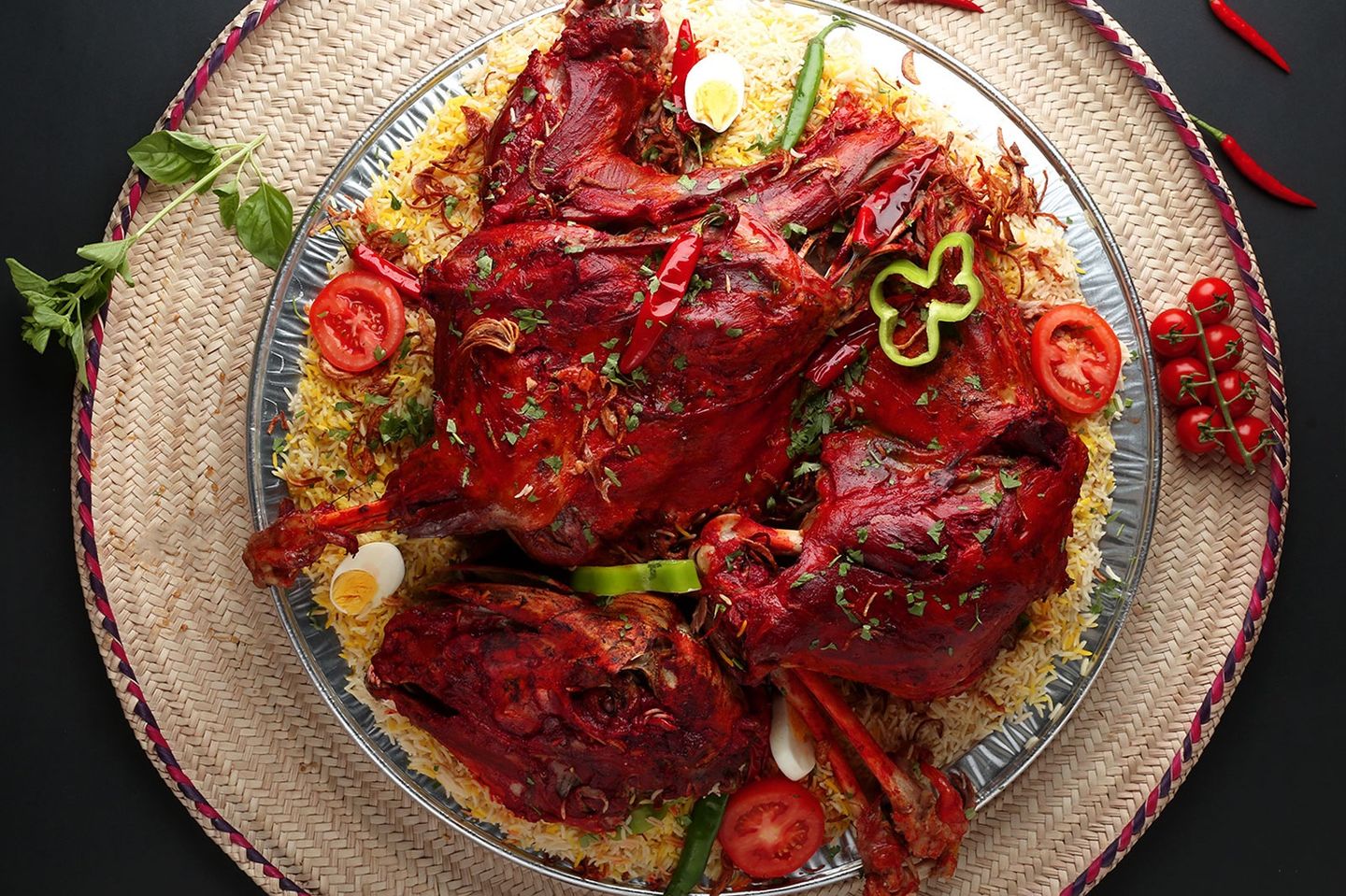 وليمة ذبيحة غنم كاملة - أرز مجبوس