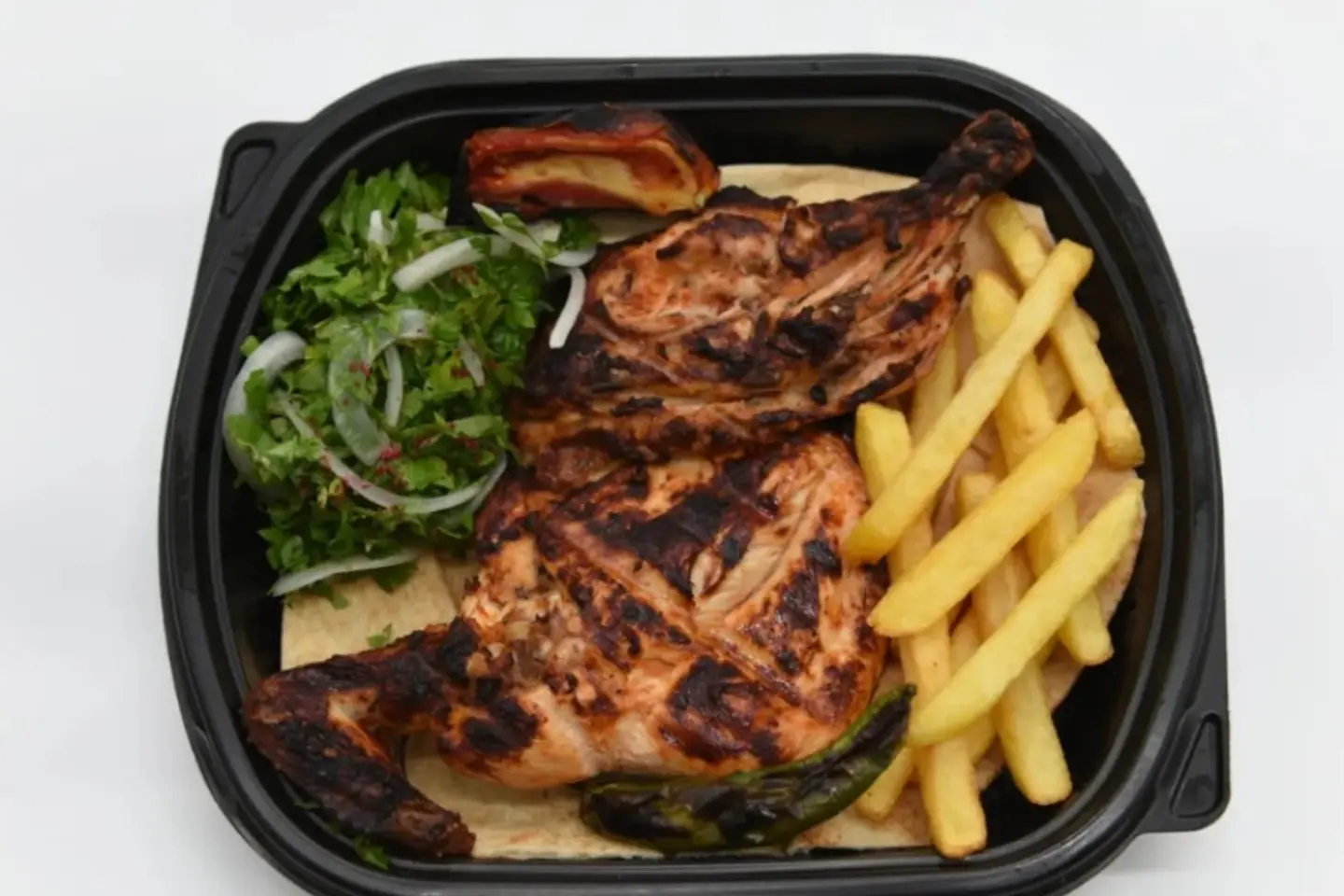 دجاج على الفحم مع بطاطس وخبز - صغير