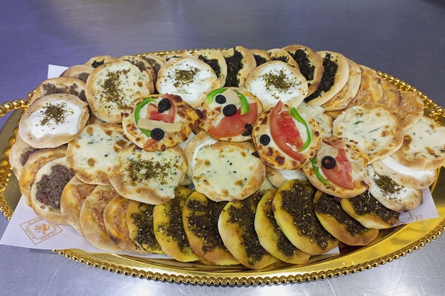 معجنات ميني - صغير