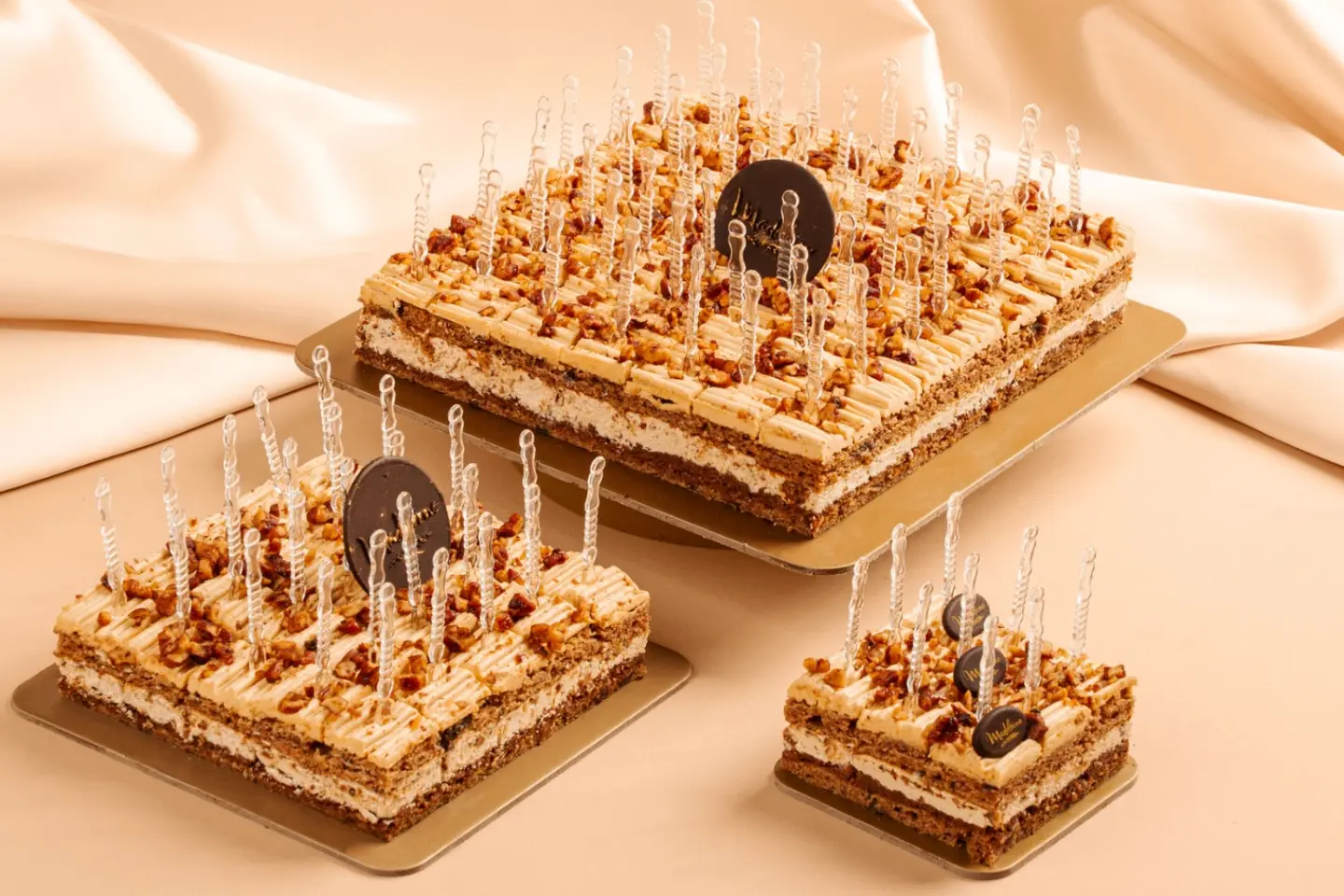 قطع البقان بالقرفة - لقمة صغيرة من القرفة والجوز