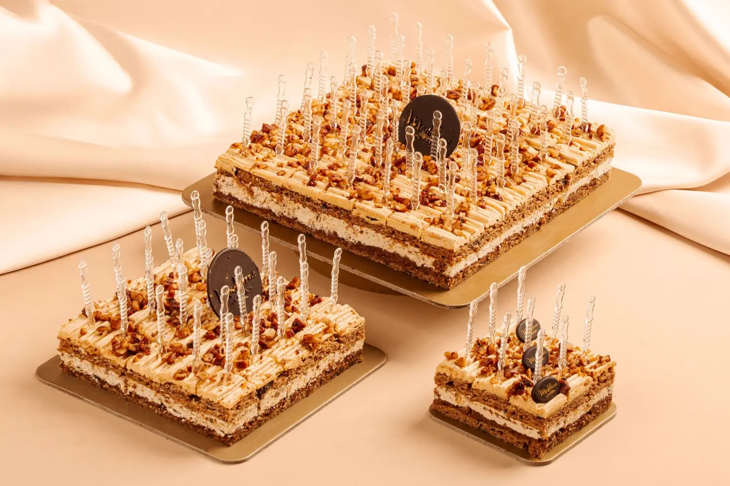 قطع البقان بالقرفة - قطع البقان بالقرفة كبيرة الحجم