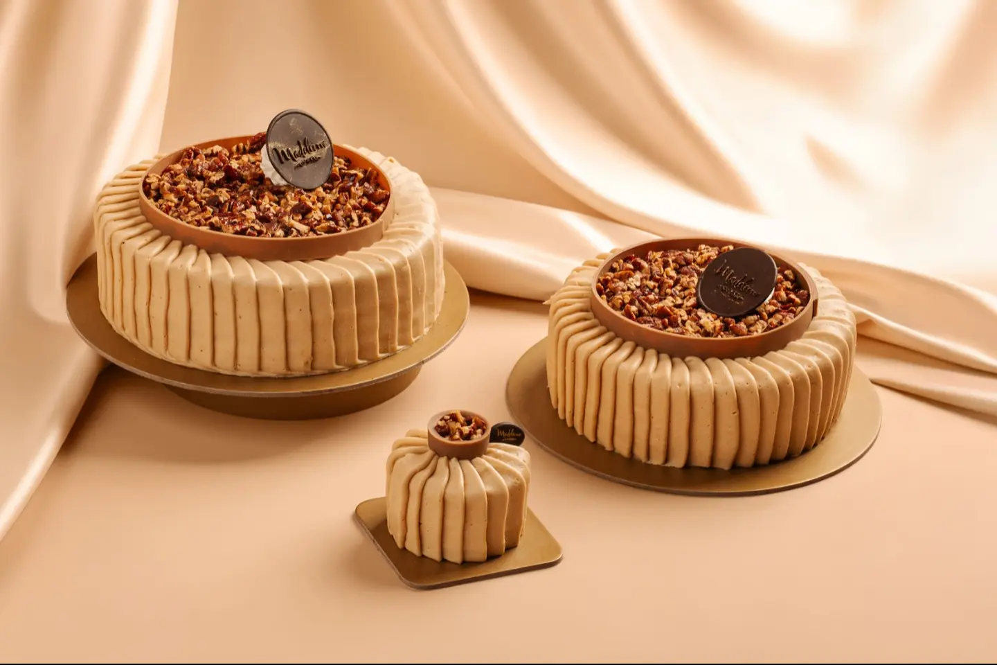 Toffee And Pecan Carrot Cake - Big