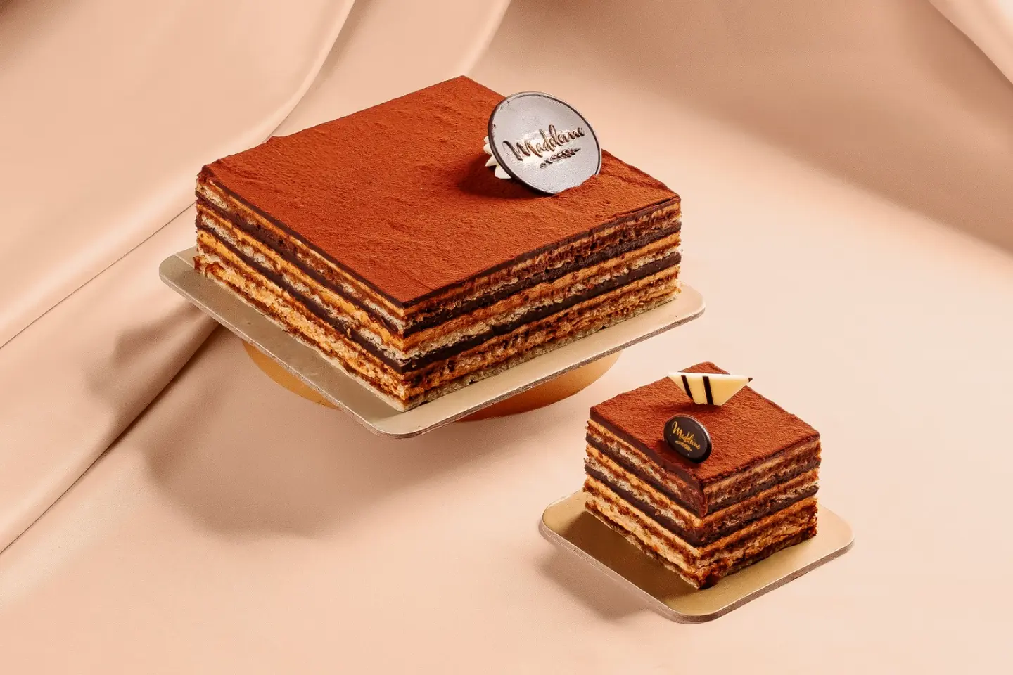 Opera Praline Cake - Medium Opera Praline