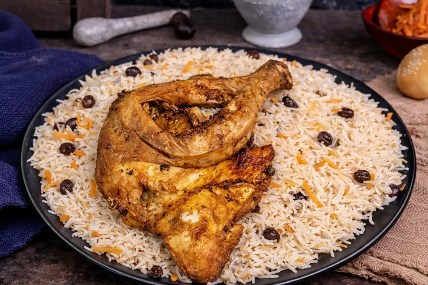 دجاج مقلي مع رز قابلي - دجاجة كاملة