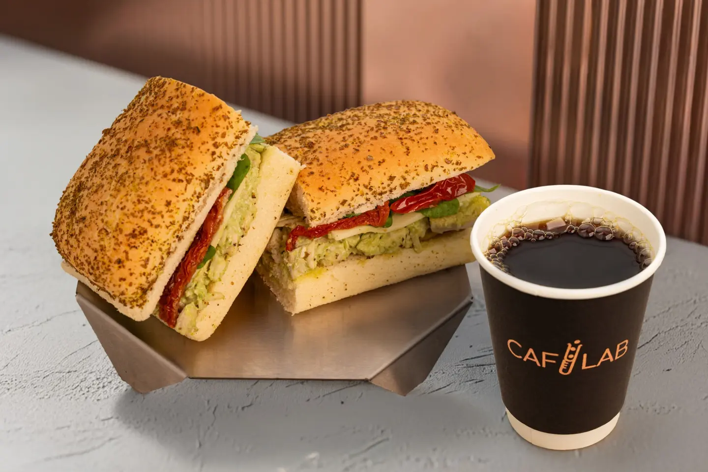 بريك كومبو - ساندويتش دجاج بيستو