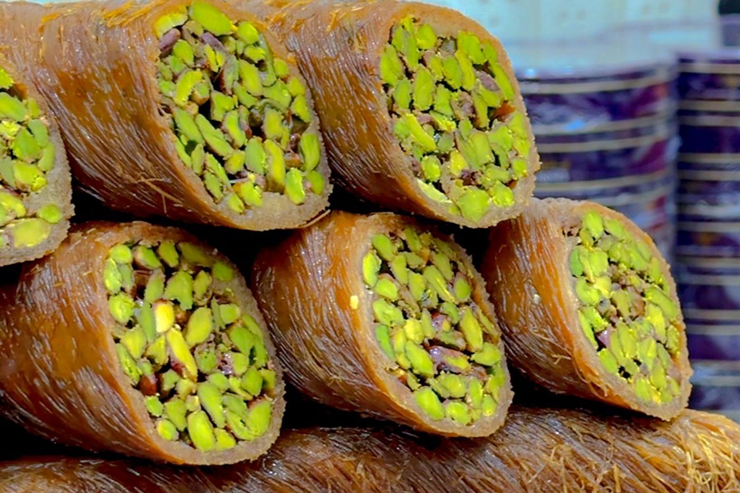 مبرومة بالفستق  - نصف كيلو