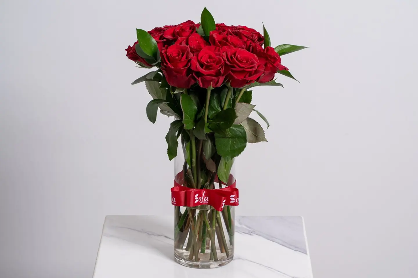 Vase Whispers Of Love - White Rose