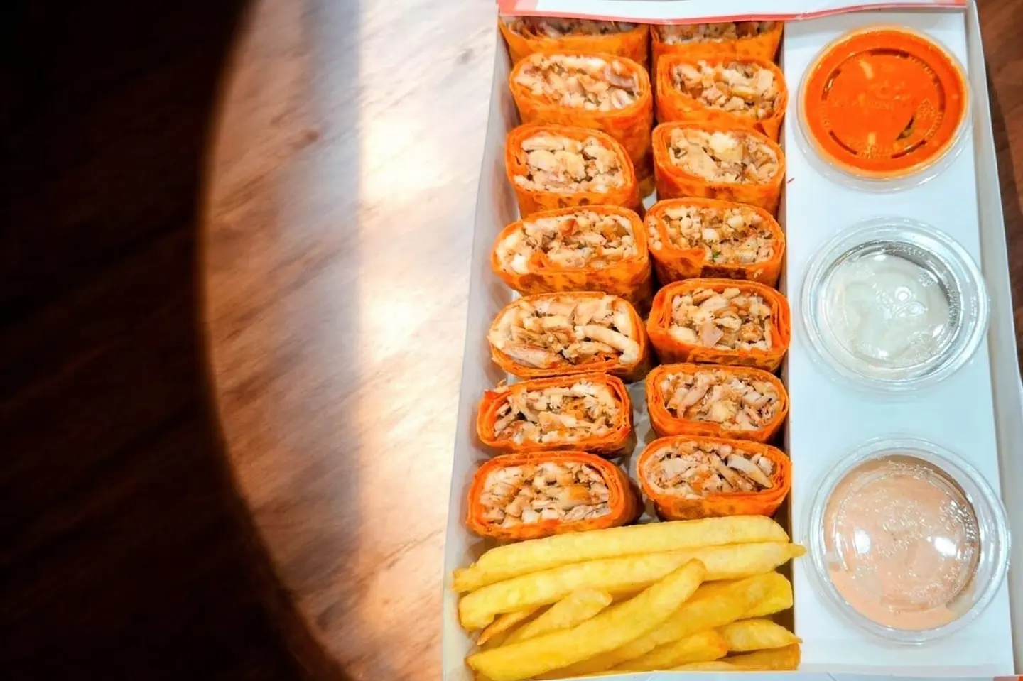 صحن عربي صاج احمر بالجبن - كبير