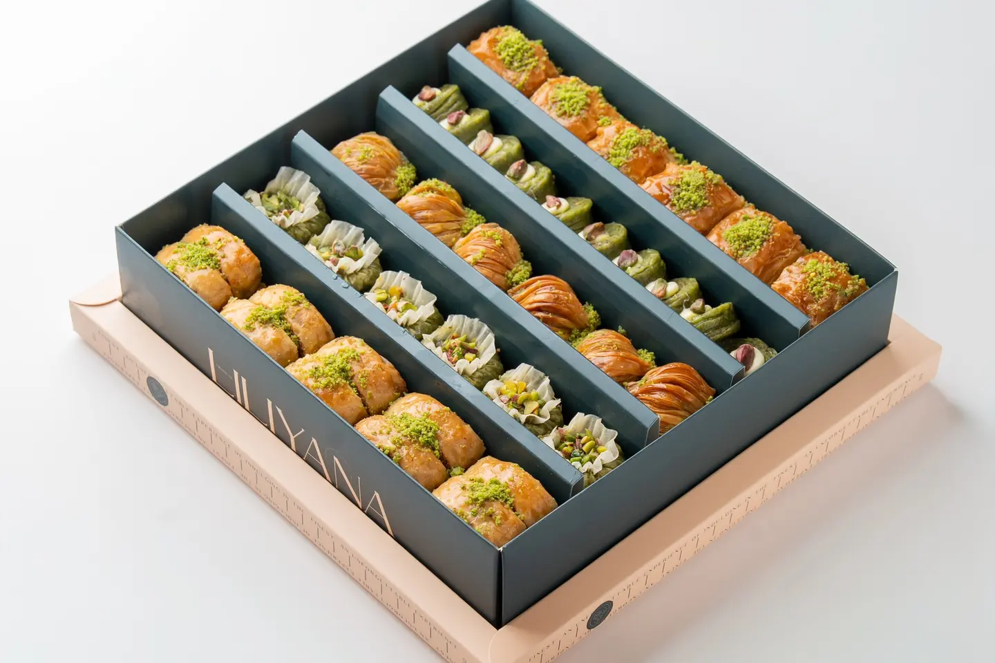 بقلاوه الآغا - حجم رويال