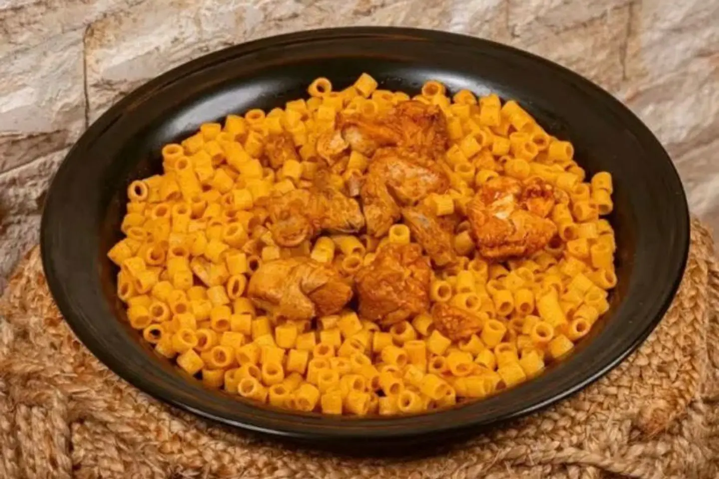 مكرونة عقدة - نص حبة دجاج