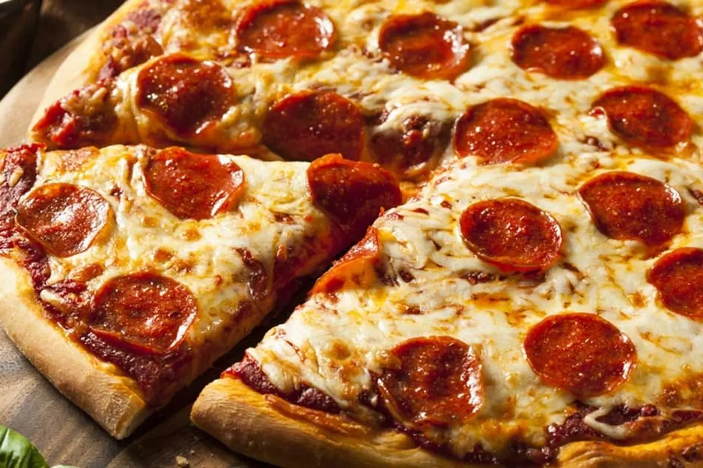 بيتزا بيبروني - صغير