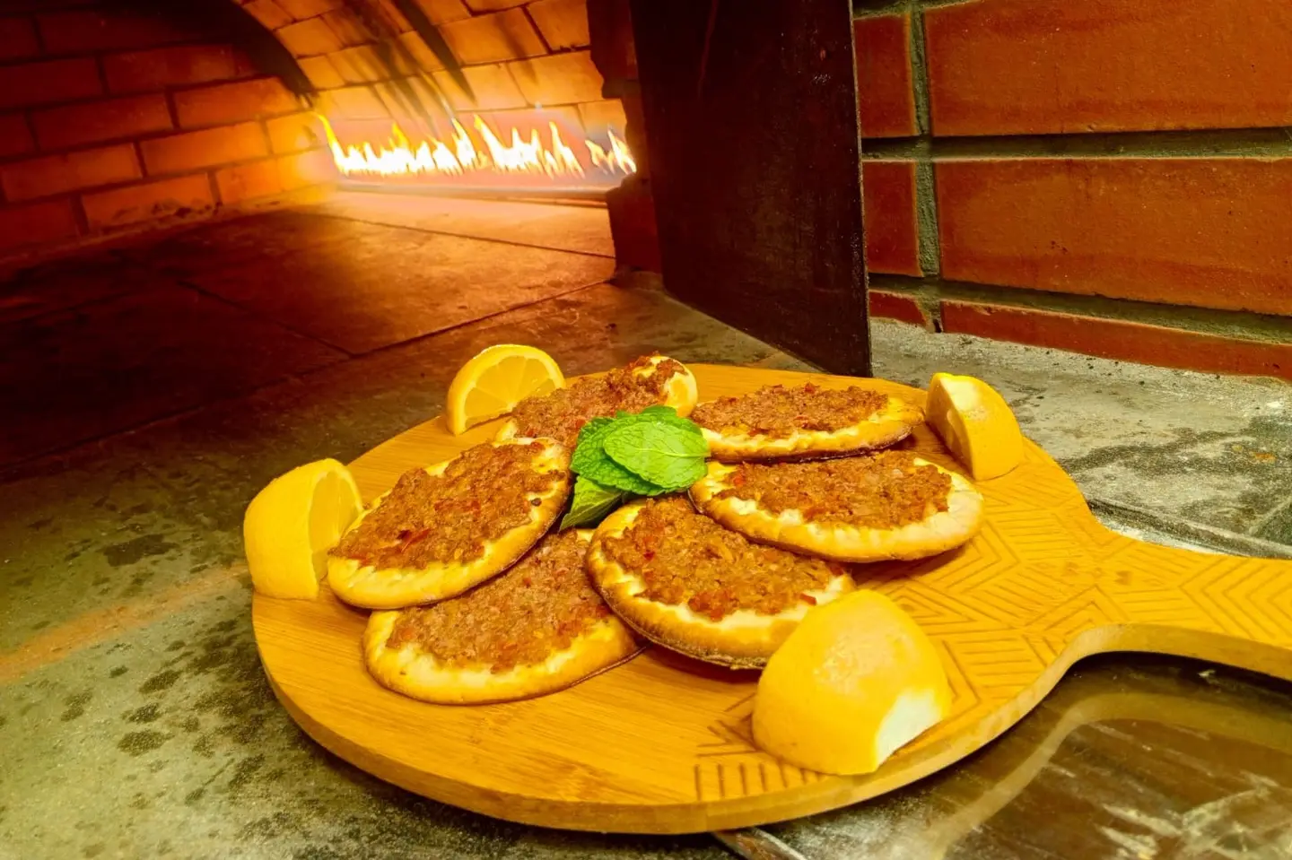 لحمه بالعجين - 6 حبات