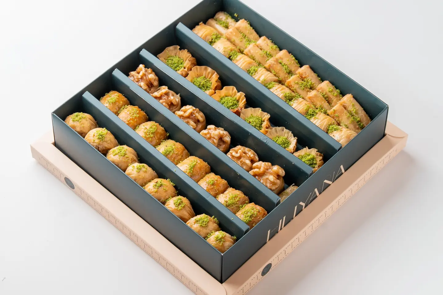 بقلاوة الأكابر - حجم رويال