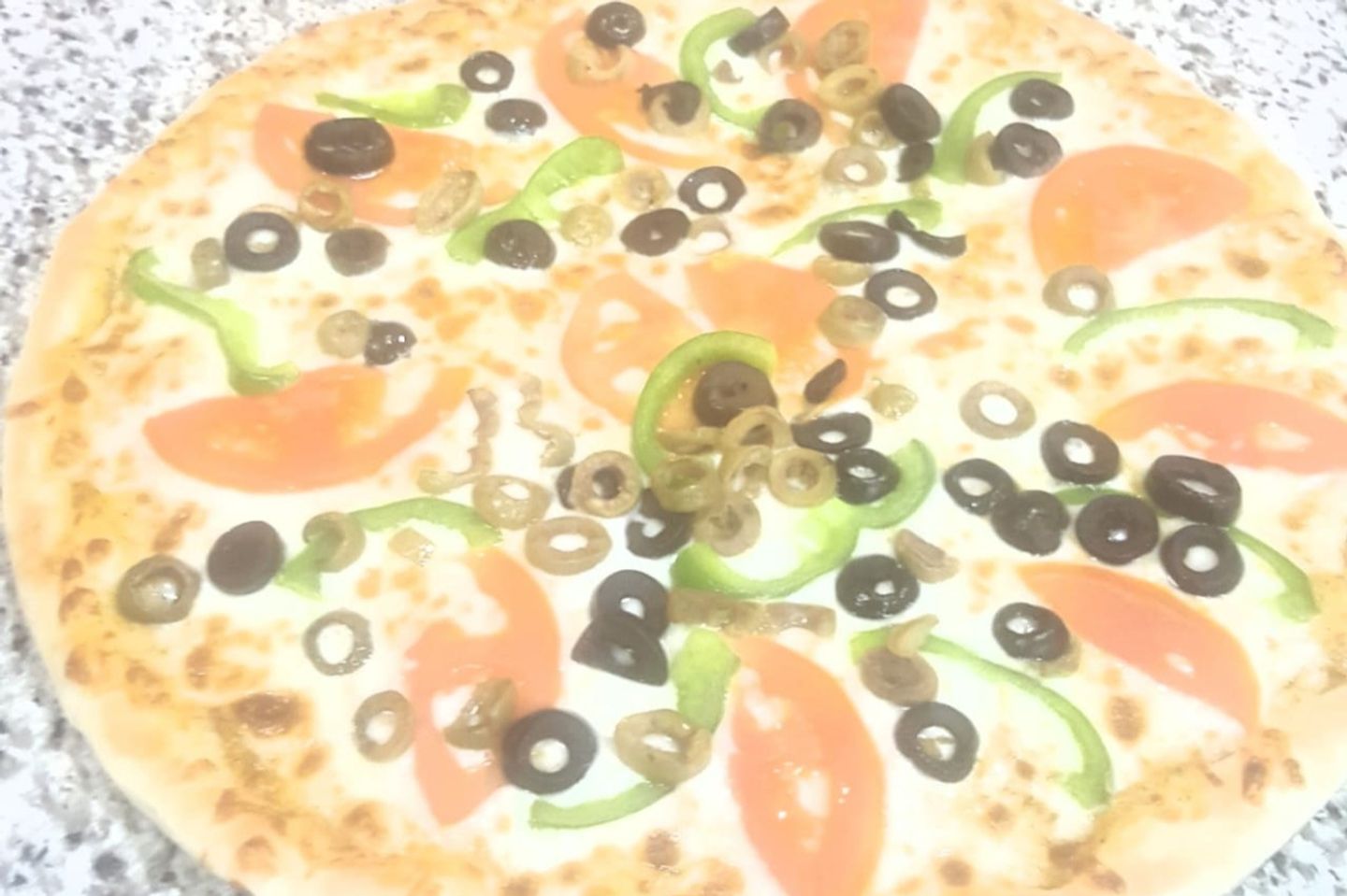 بيتزا خضار - صغير