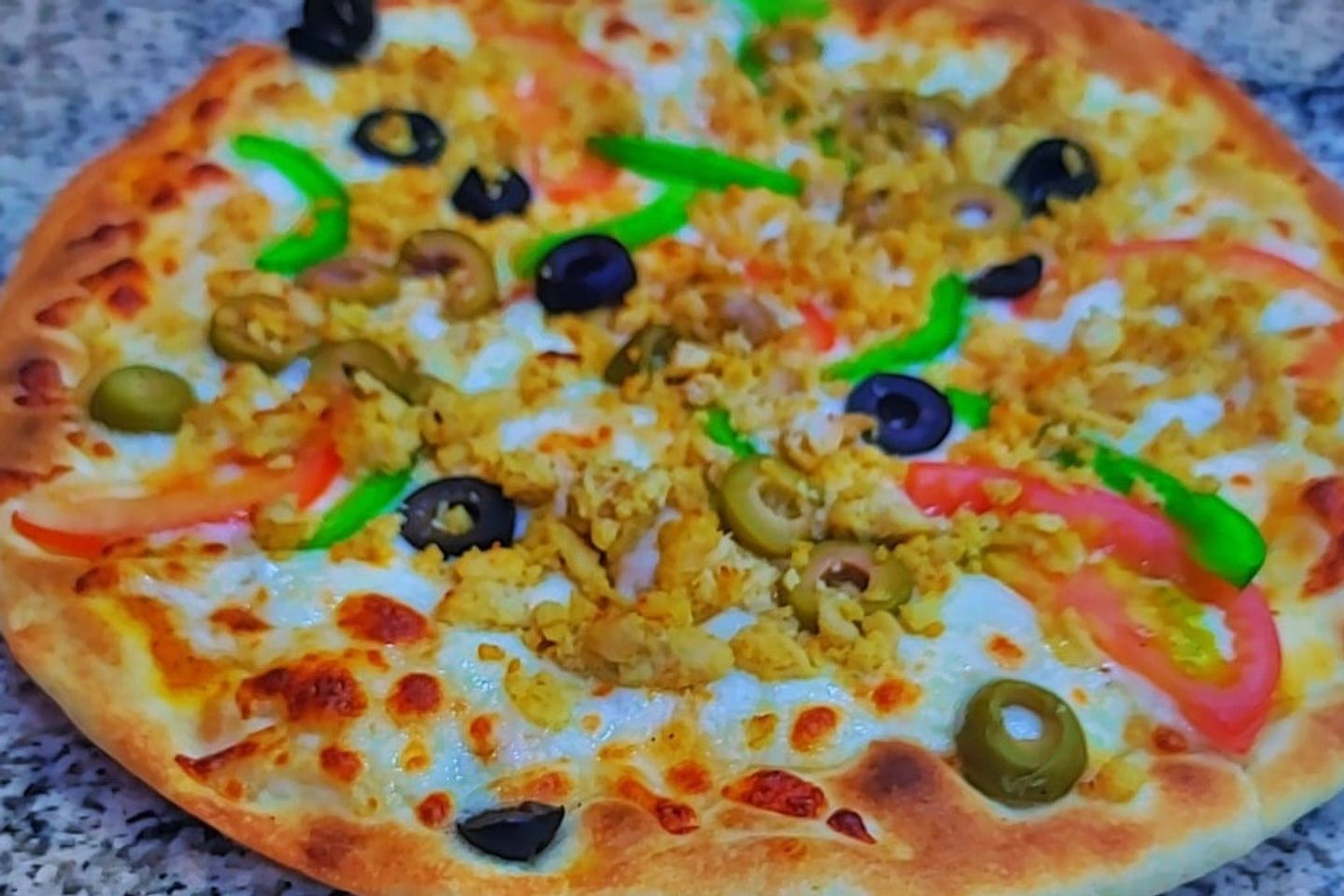 بيتزا دجاج - صغير