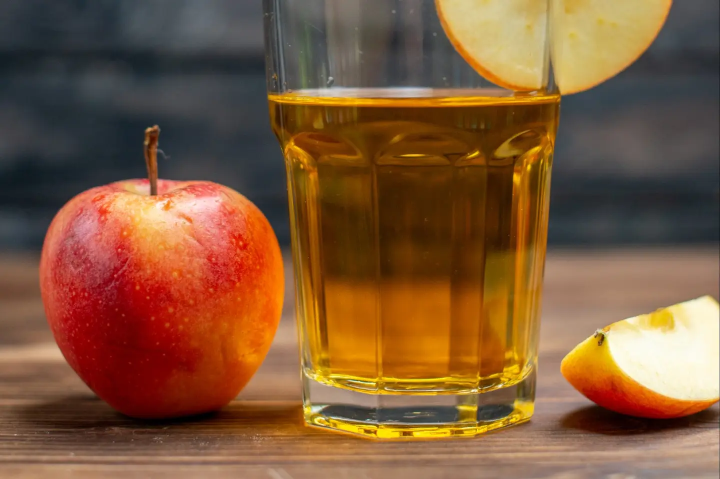 تفاح أحمر - صغير