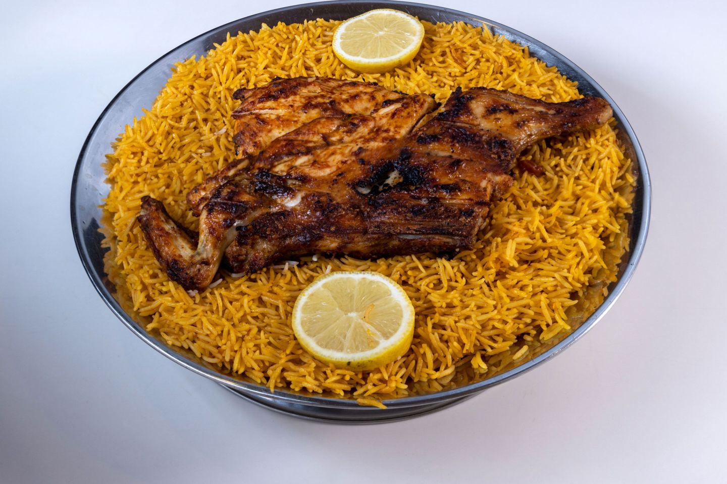 دجاج  فحم مع رز كابلي - حبة دجاج