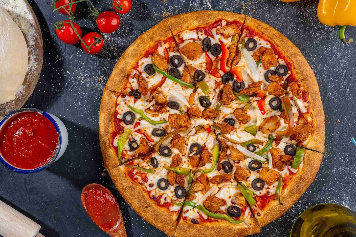 Charles Grill Chicken Pizza - Large