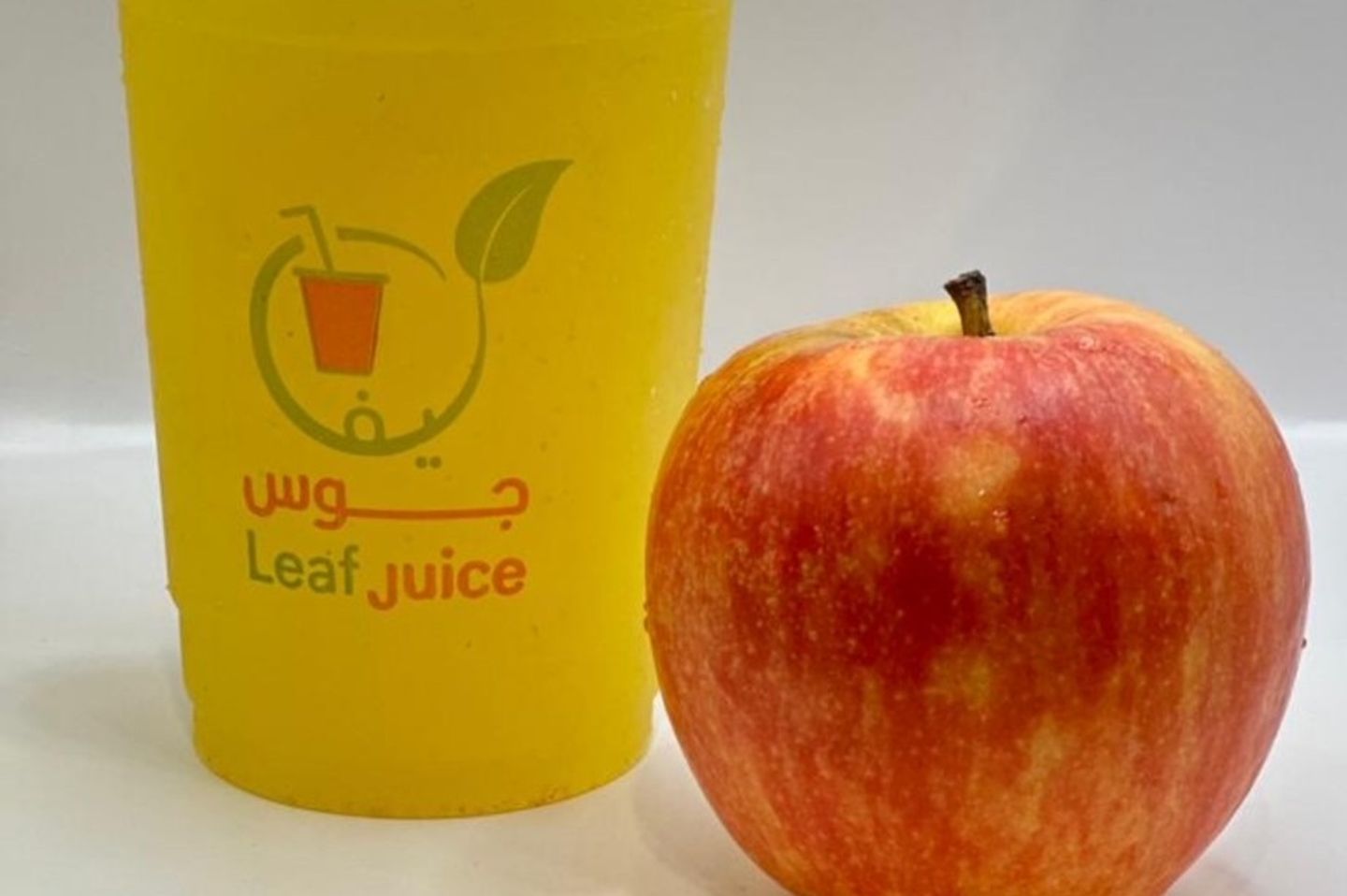 تفاح أحمر  - صغير