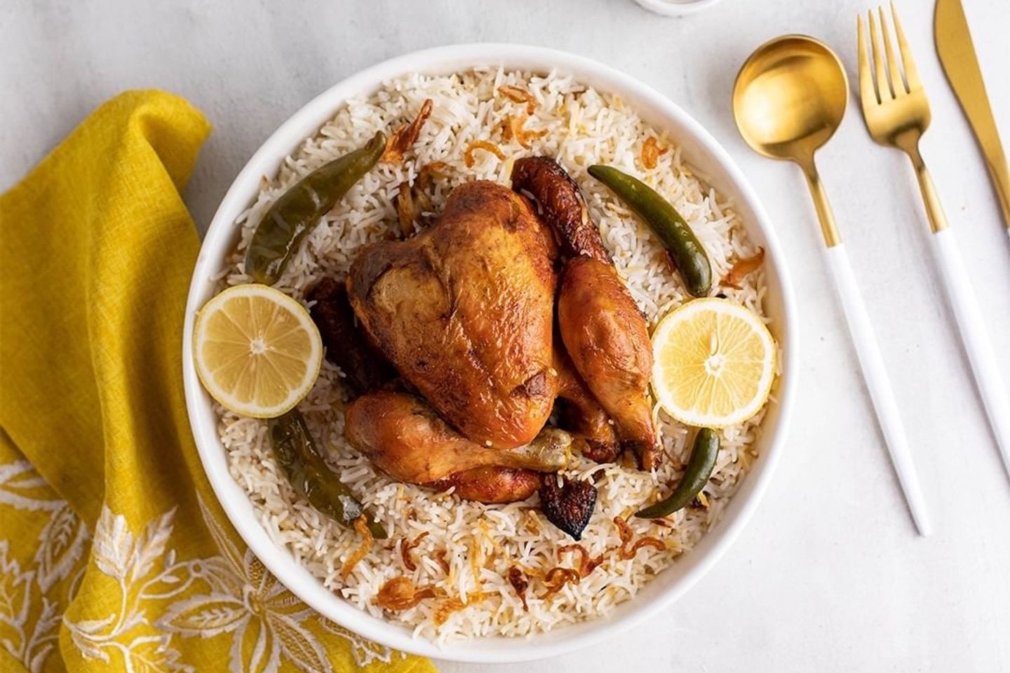 دجاج شواية مع ارز  - نص  دجاجة مع الرز الشعبي