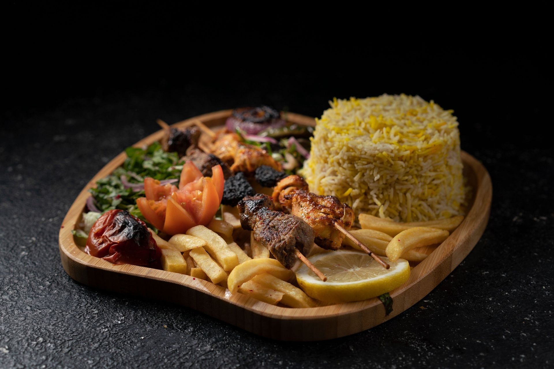 شيش طاووق مع أرز - وسط
