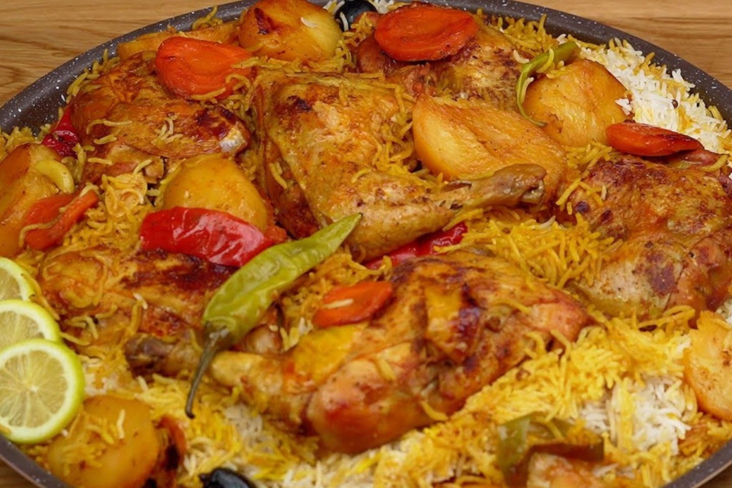 دجاج مدفون ساده - حبة دجاجة كاملة