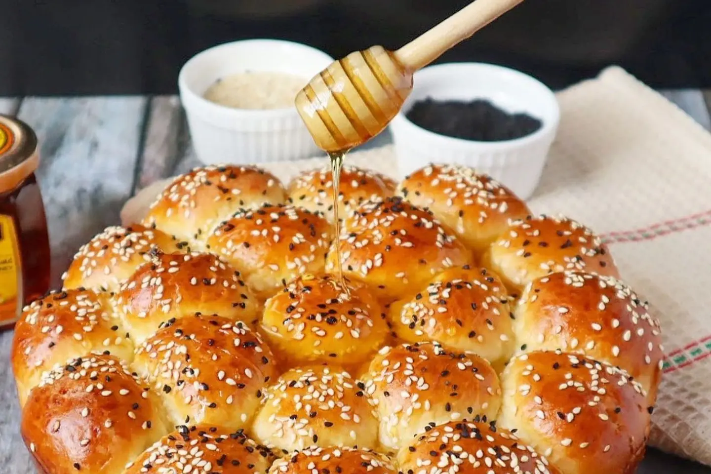 خلية نحل عسل - وسط